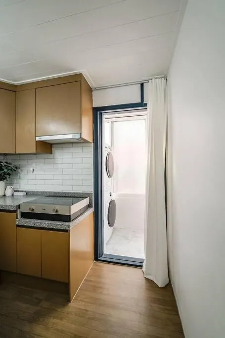 Split Level House In Hongdae Daire Seul