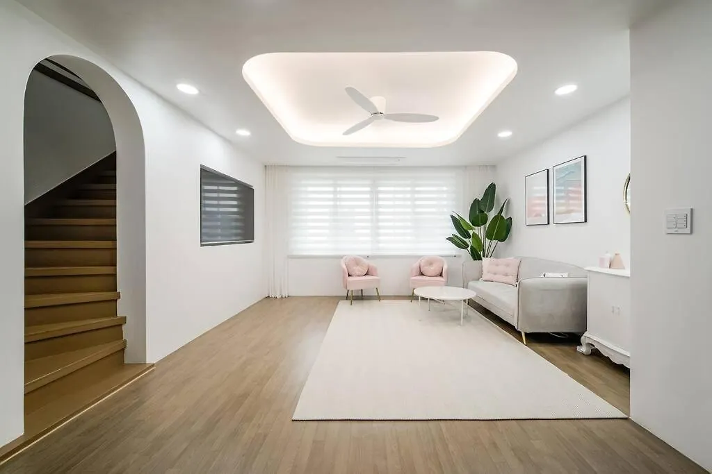 Split Level House In Hongdae Daire Seul 0*,