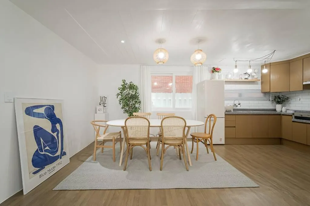 Split Level House In Hongdae Daire Seul 0*,  Güney Kore