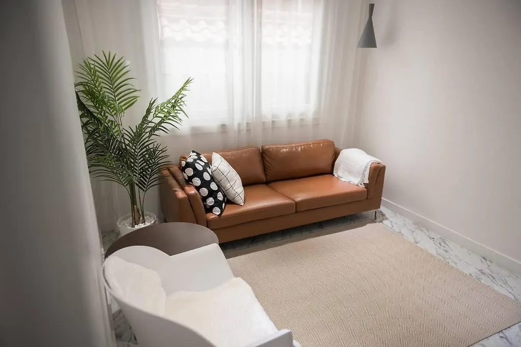 Split Level House In Hongdae Daire Seul